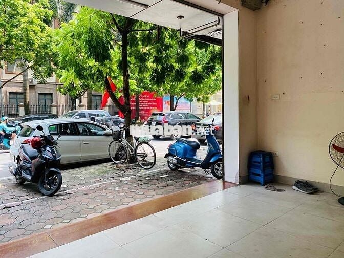 MẶT BẰNG KINH DOANH TẦNG 1 MẶT PHỐ TRẦN QUỐC HOÀN CÓ VỈA HÈ RỘNG