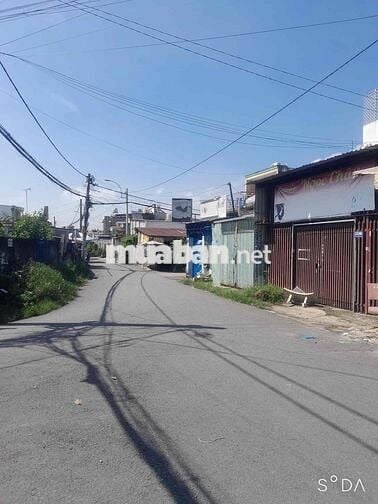 Nhà mặt tiền 80m2, 2 phòng ngủ, đường Tân Thới Nhì 28, Hóc Môn
