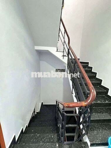 Cho thuê nhà 3 tầng mới tinh HXH Lâm Thị Hố - TCH chỉ 9tr/tháng