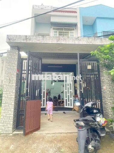 Nhà mới có sân ô tô đậu 2pn mặt tiền đs93
