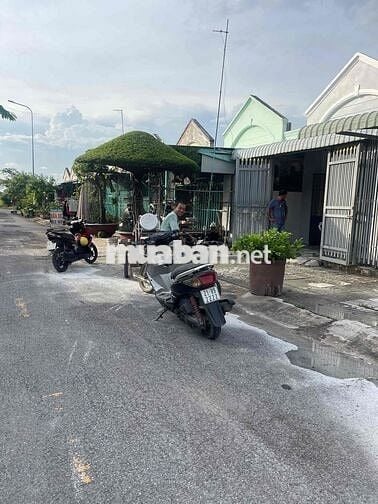 cần bán nhà tại khu 3 khu đô thị long hưng city