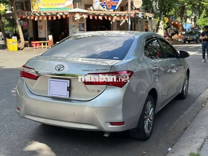 Một chủ sử dụng Toyota Corolla Altis 1.8G 2014