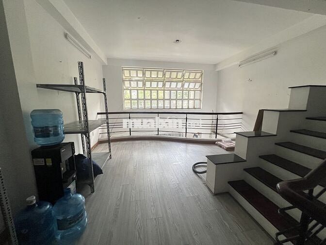 Cho thuê văn phòng full nội thất bao điện nước quản lý