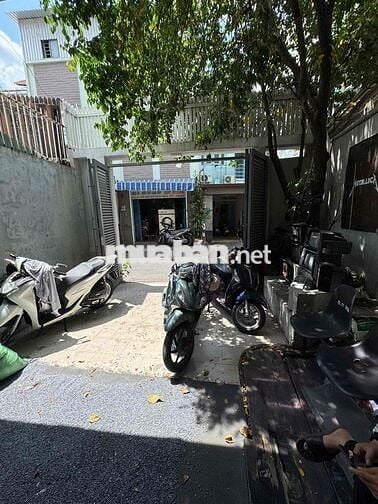 Cho thuê Villa sân vườn mini – Mặt tiền Nguyễn Đình Chính, Quận Phú Nh
