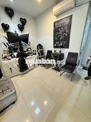 Cho thuê Villa sân vườn mini – Mặt tiền Nguyễn Đình Chính, Quận Phú Nh