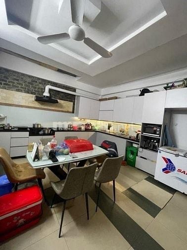 TRUNG KÍNH Ô TÔ TRÁNH BA GÁC,VÀO NHÀ, 74M 6 TẦNG GẦN CÔNG VIÊN.