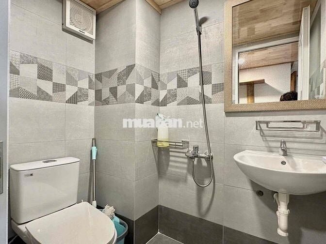 Cho Thuê Căn Duplex Ban Công Thang Máy Giặt Riêng Full NT Mới Ngay Q3