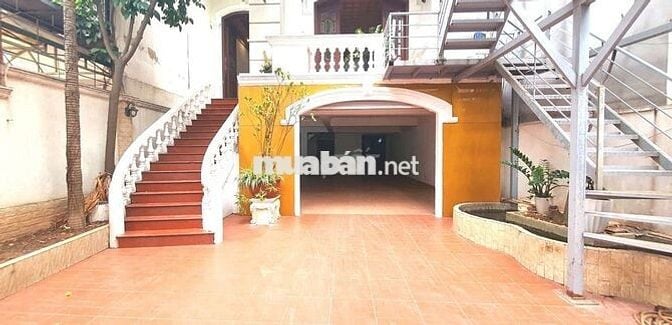 Bán Nhà Trích Sài Tây Hồ 220m2 m mặt tiền 10,5m 84,8 Tỷ