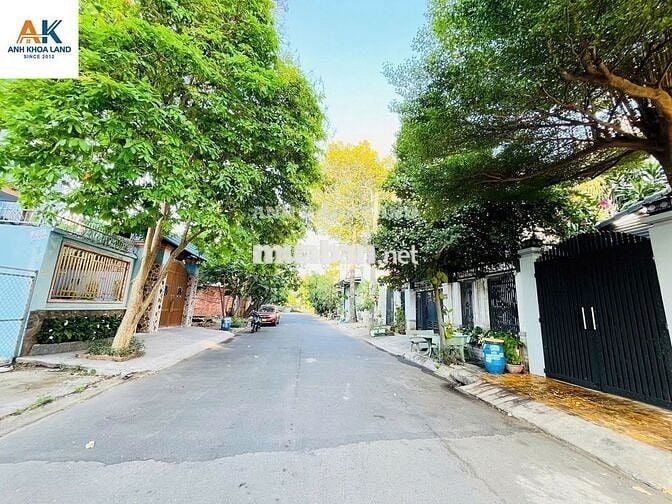 Đất biệt thự-đường 10m-có lề-sát Sog Hàh Xa Lộ Hà Nội DT172m2(8x21,5m)