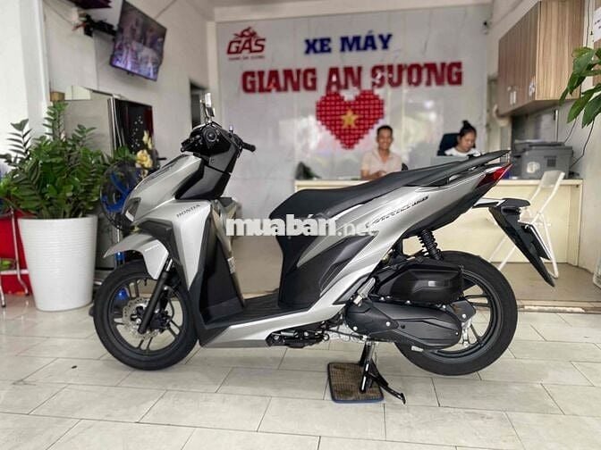 Honda Vario 150 đk 2020 màu bạc nhám BSTP