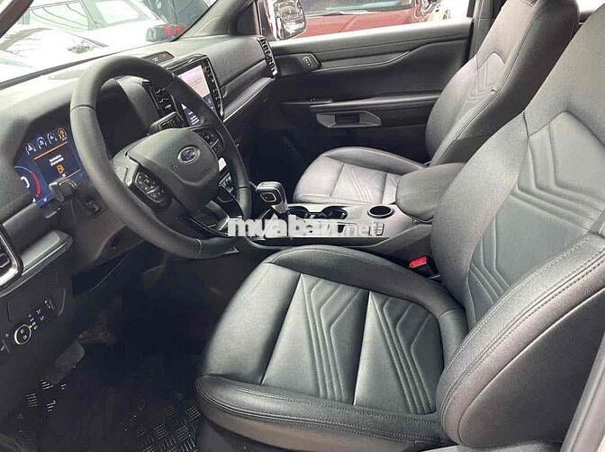 Ford Everest 2023 Titanium 2.0L 4x2 AT - 33000 km