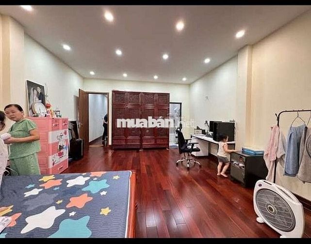 Tôi cần bán nhà Phú Đô, mặt ngõ ô tô chánh đỗ kinh doanh sầm uất .