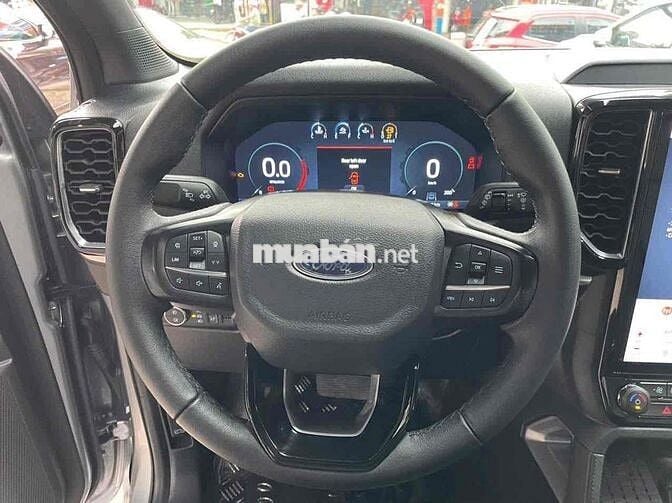 Ford Everest 2023 Titanium 2.0L 4x2 AT - 33000 km