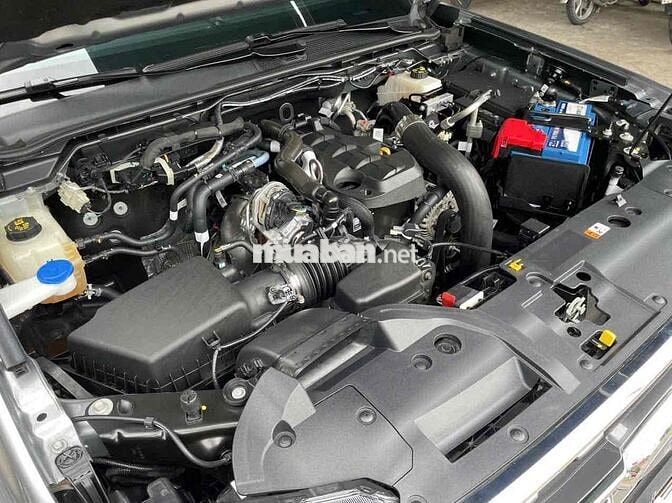 Ford Everest 2023 Titanium 2.0L 4x2 AT - 33000 km