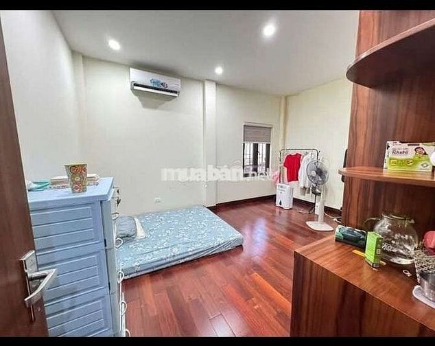 Tôi cần bán nhà Phú Đô, mặt ngõ ô tô chánh đỗ kinh doanh sầm uất .