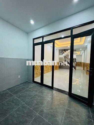 Nhà thuê 4×19m đúc 3 lầu nhà mới 100% liên khu 56 Bình Hưng Hòa B.Bt