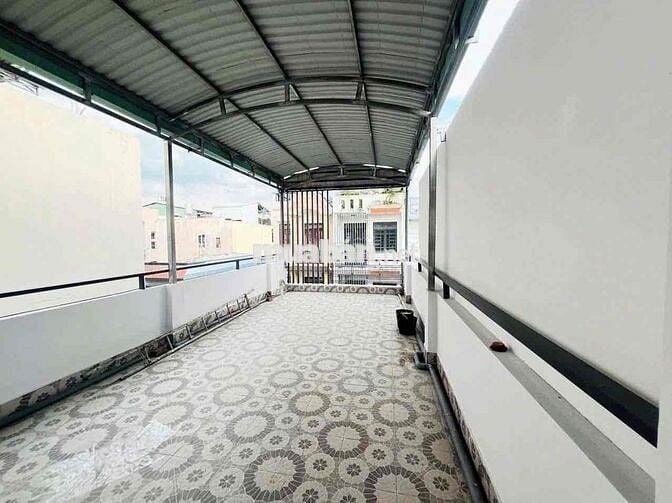 nhà trệt 2 lầu3 pn 4 wc hẻm xe hơi