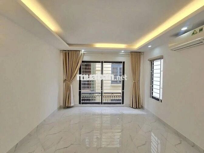 Bán Nhà Trần Duy Hưng, quận Cầu Giấy 56m 4 Tầng. Giá 11.5 tỷ