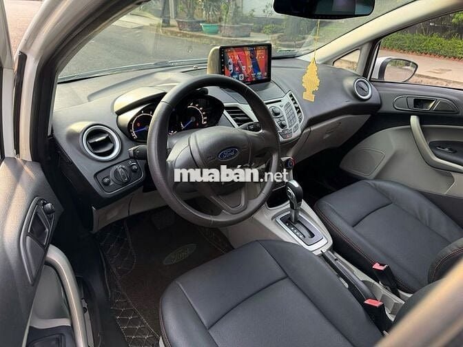Ford Fiesta 2015 1.5 AT Trend - 11000 km