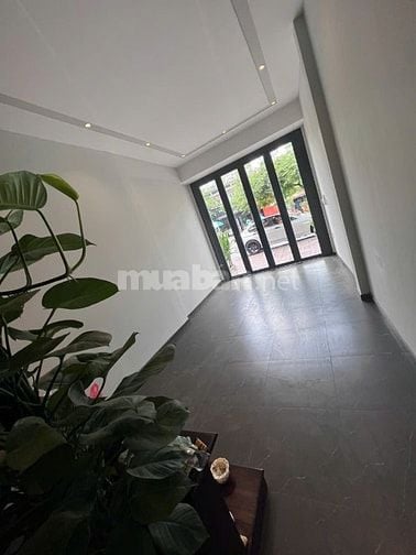 Định cư cần bán nhanh nhà mặt tiền Huỳnh tấn Phát 