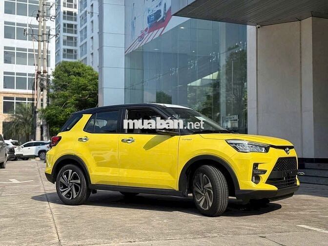 Toyota Raize • Vàng nóc đen • Giao ngay