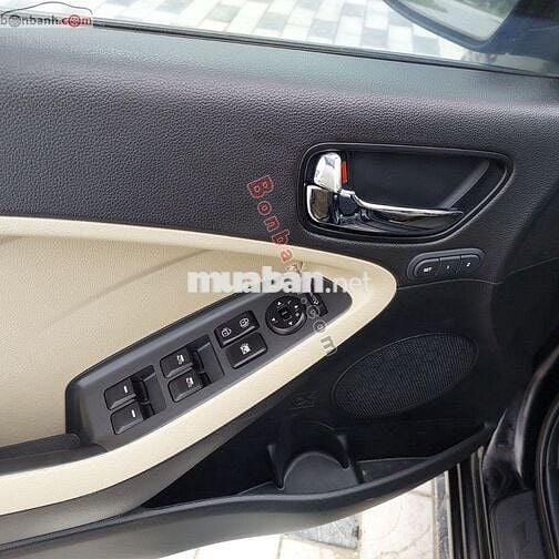 Kia Cerato 1.6 AT 2018 màu đen