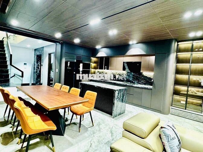 Bán Nhà Đẹp Ngọc Lâm - Bể Bơi Vô Cực - NT Đẳng Cấpp - Dt + Mt Khủng