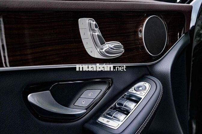 Mercedes GLC 200 model 2019 cực đẹp