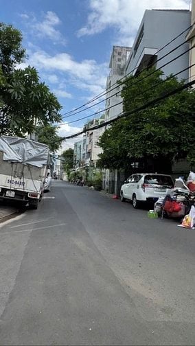 Nhà cũ tiện xây mới. Hẻm Xe Hơi – Lạc Long Quân, P.9, TB