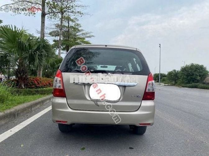 Toyota Innova 2.0E 2012