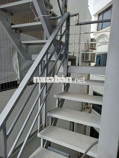 Bán Nhà Trần Thái Tông Cầu Giấy 305m2  98 Phòng thu 600tr Tháng