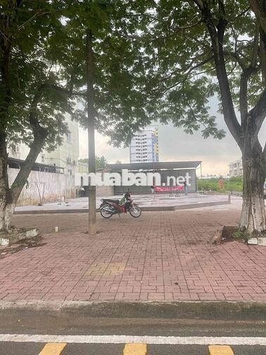 Cần cho thuê góc 2 mt đường Nguyễn Hữu Cảnh , Nhơn Trạch