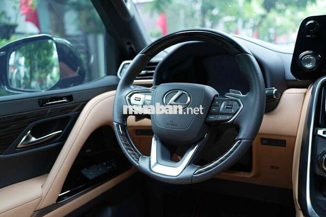 Lexus LX600 Urban sản xuất 2025 - 4750 km