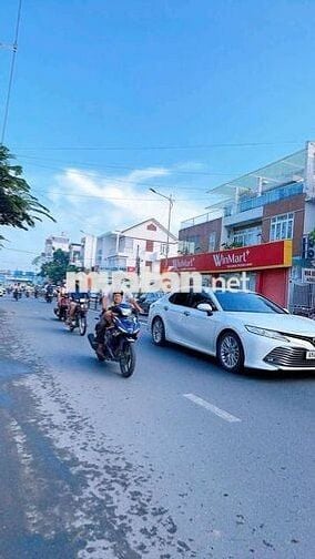 Bán nhà mặt tiền trấn hoàng na