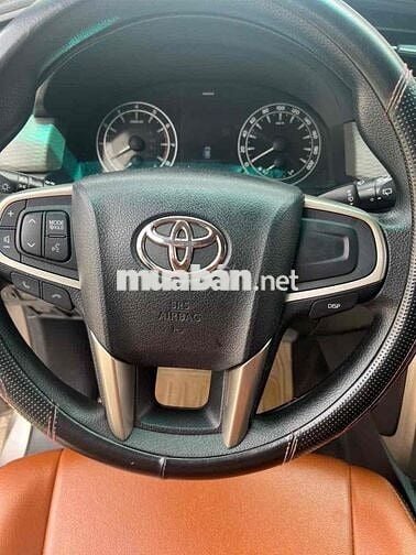 Cần bán Toyota Innova E 2017 Nâu