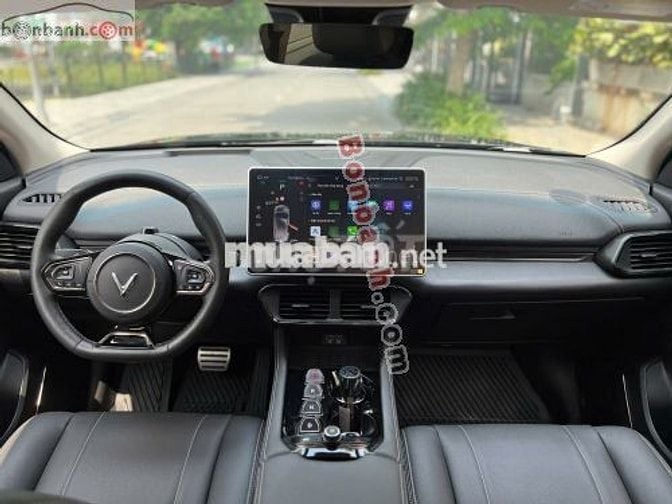 VinFast VF8 Eco 2023