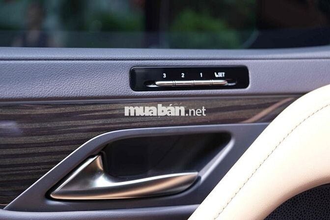 Lexus LX600 Urban sản xuất 2025 - 4750 km
