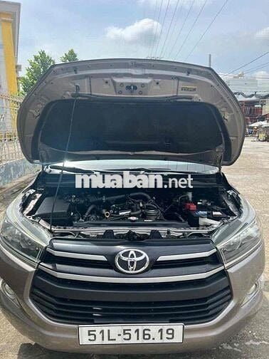 Cần bán Toyota Innova E 2017 Nâu