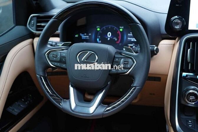 Lexus LX600 Urban sản xuất 2025 - 4750 km