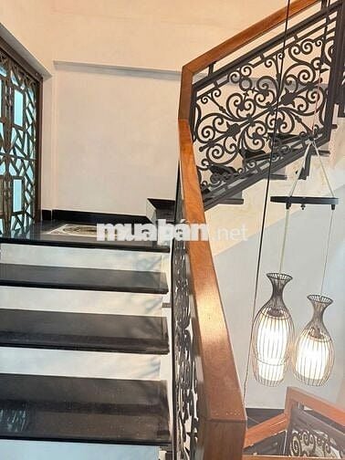 Bán nhà 3 tầng mặt phố Trưng Trắc, TP Phúc Yên Vị trí kim cương