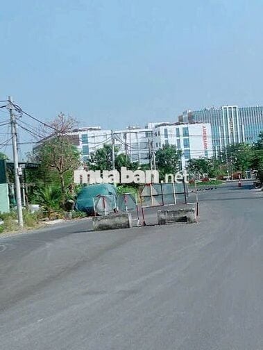 THIẾU VỐN ĐẦU TƯ CẦN BÁN GẤP NỀN ĐẤT KDC13A HỒNG QUANG 140m2 38tr/m2