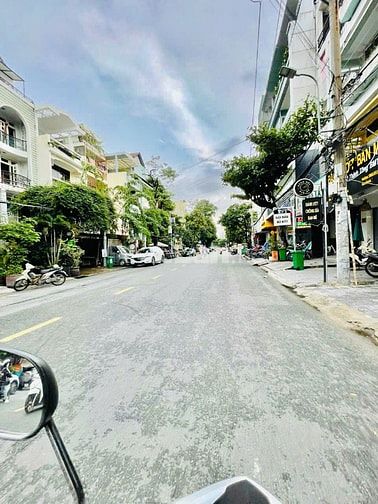 Cho thuê nhà khu biệt thự 52B Hoa Đào, P2, Q Phú Nhuận