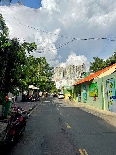 BÁN NHÀ GÓC 2 MẶT TIỀN : 40 NGUYỄN DUY HIỆU - P. THẢO ĐIỀN - Q. 2 -HCM