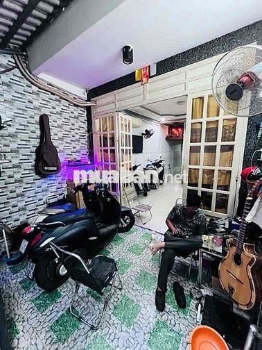 Nhà sát quận 1 - trung tâm - 50m2 - 4 phòng - sổ chuẩn - chỉ hơn 4ty