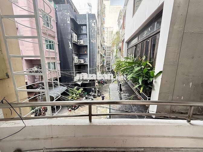 🌼Căn hộ mới ngay quận 1, bancol đón nắng, gần UEH, Đại học Hoa Sen