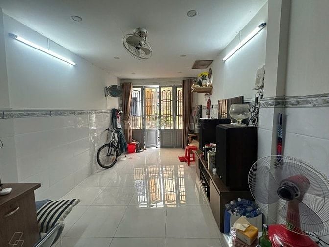 Bán Nhà Trệt Lầu Hẻm 3,5m Cách Đường Tân Mỹ 30m 