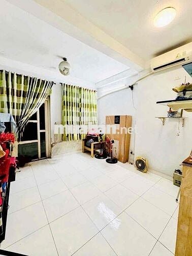 Nha bán ngay EAON- DT 4x11- đúc 3 tầng BTCT- đường xe hơi- Chỉ 5.xtỷ