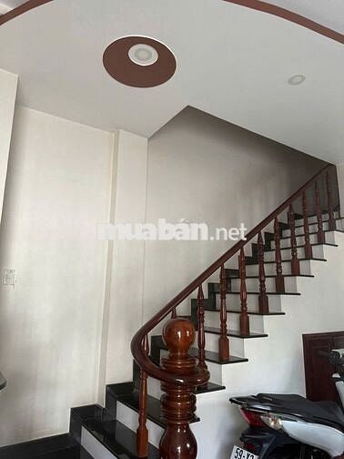 CĂN GÓC 3 LẦU, SÂN ĐẬU OTO, GẦN PHẠM VĂN ĐỒNG, CHUNG CƯ LINH TÂY