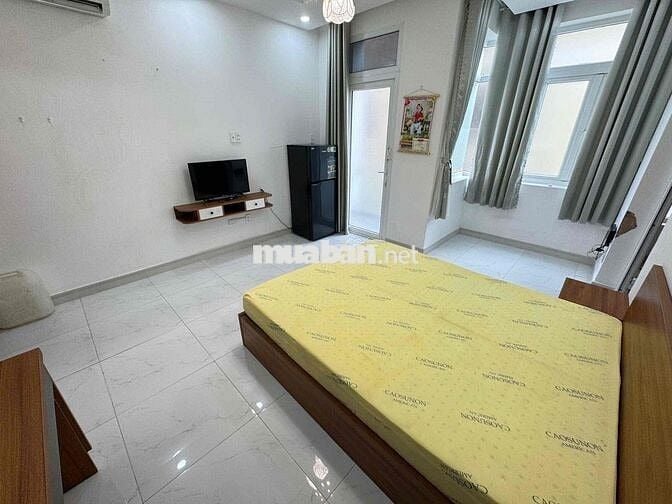 CĂN HỘ 1 PHÒNG NGỦ ĐƯỜNG CHU VĂN AN. BAN CÔNG . FULL NỘI THẤT
