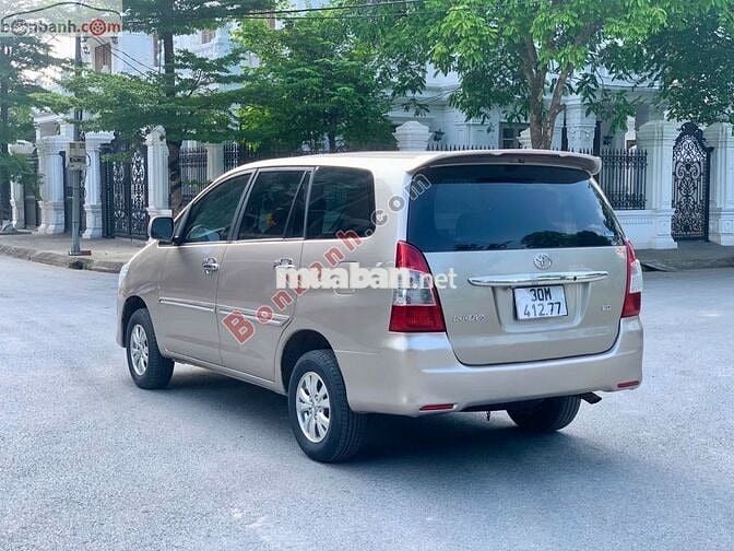 Toyota Innova 2.0J 2014